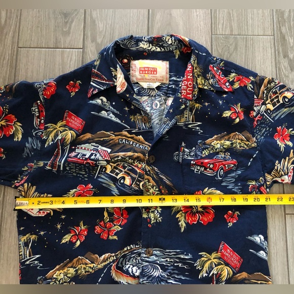 In N Out Burger|Hawaiian Vintage style novelty print button-down shirt•••Retro - Picture 11 of 11